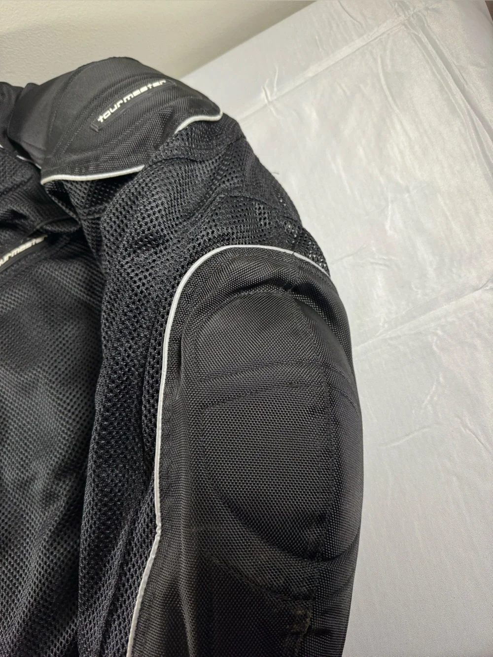 Like New Tourmaster Intake Series 2 Mesh Motorcycle Jacket. All 3 Liners